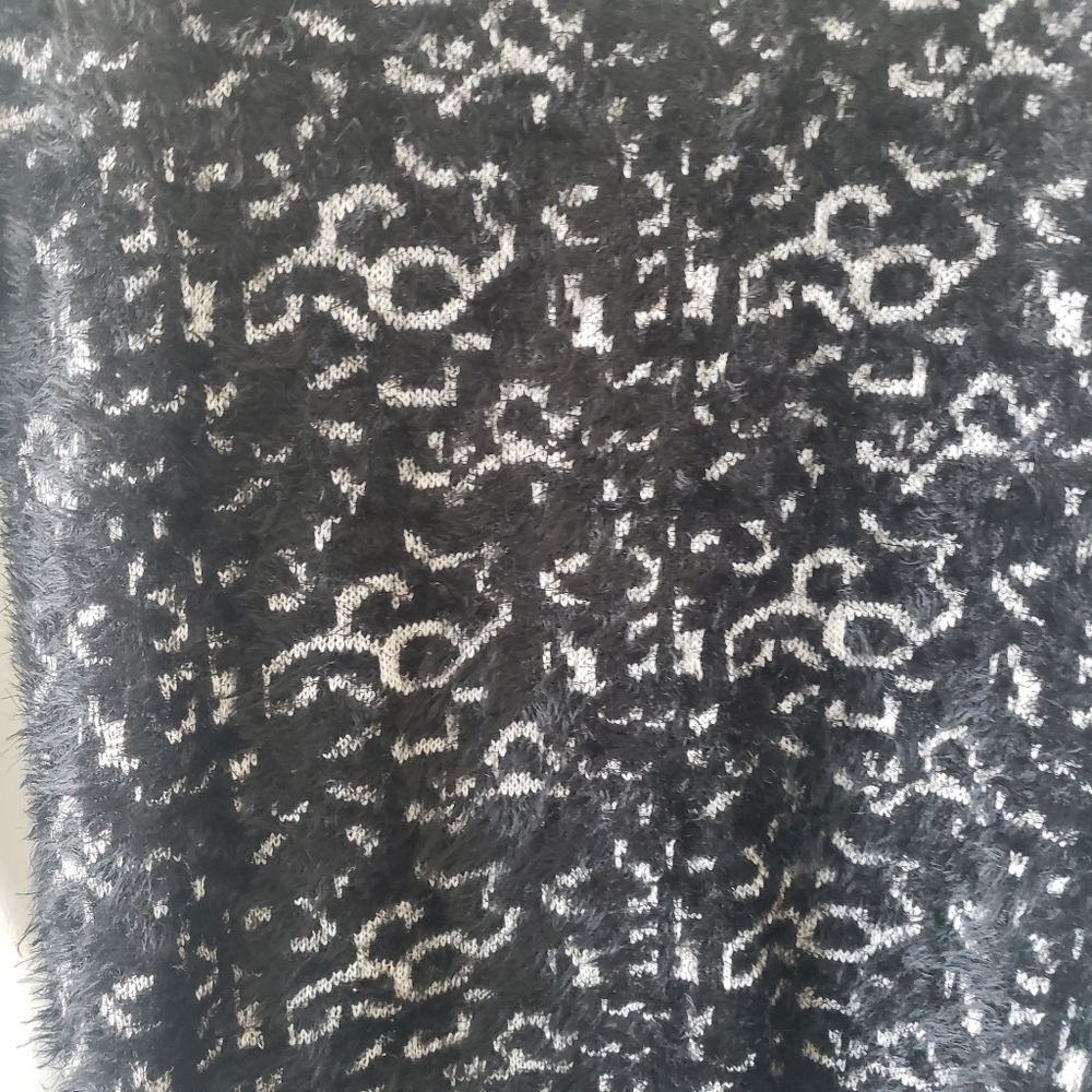 Sweater - Picture 3 of 4